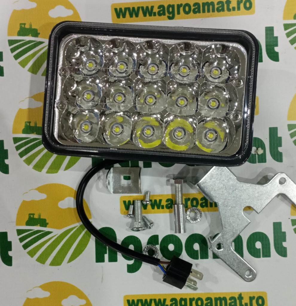 Lampa 15 LED-uri 2 Faze 10-30V 45W Unghi de Radiere 30