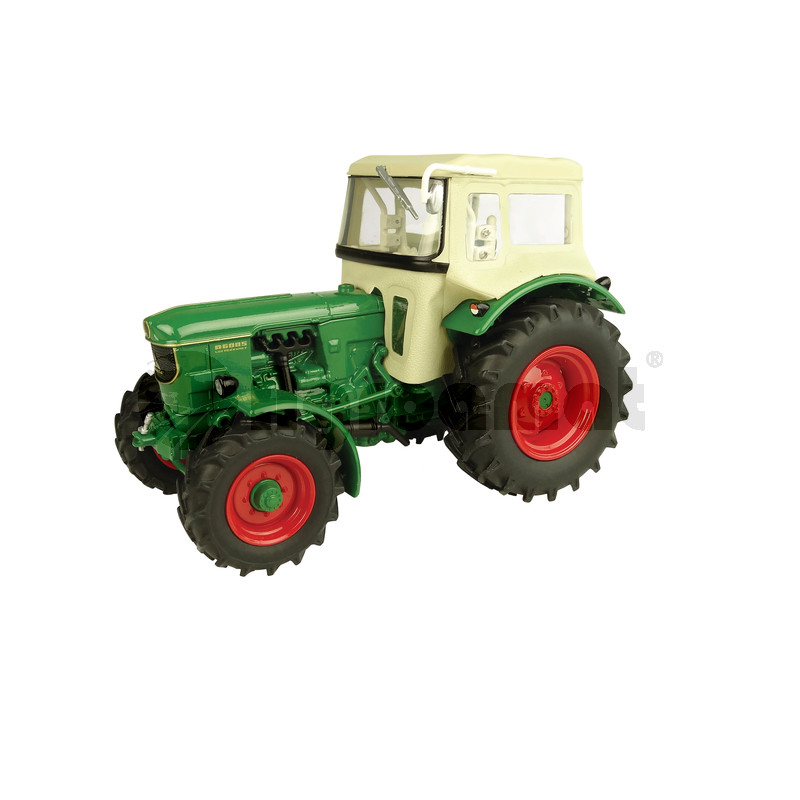 Tractor cu cabina